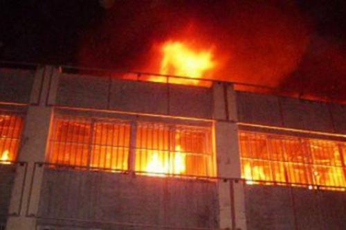 Bouaké : plusieurs magasins partent en fumée