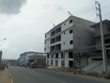 Abidjan immobilier | Immeuble à vendre dans la zone de Cocody centre à 250 000 000 FCFA  | Abidjan-Immobilier.net