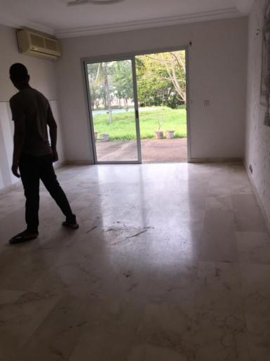 Abidjan immobilier | Maison / Villa à vendre dans la zone de Port-Bouet à 750 000 000 FCFA  | Abidjan-Immobilier.net