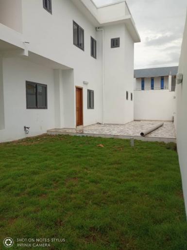 Abidjan immobilier | Maison / Villa à vendre dans la zone de Cocody centre à 210 000 000 FCFA  | Abidjan-Immobilier.net