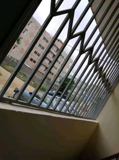 Abidjan immobilier | Appartement à louer dans la zone de Cocody centre à 170 000 FCFA  | Abidjan-Immobilier.net