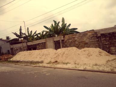 Abidjan immobilier | Terrain à vendre dans la zone de Cocody-2 Plateaux à 350 000 000 FCFA  | Abidjan-Immobilier.net