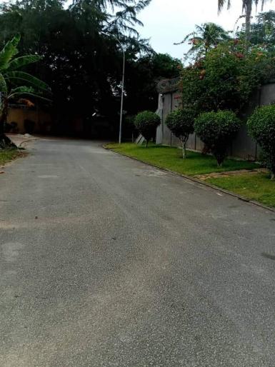 Abidjan immobilier | Terrain à vendre dans la zone de Cocody-Riviera à 300 000 FCFA  | Abidjan-Immobilier.net