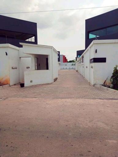 Abidjan immobilier | Maison / Villa à vendre dans la zone de Cocody-Riviera à 450 000 000 FCFA  | Abidjan-Immobilier.net