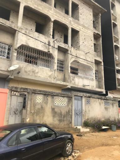 Abidjan immobilier | Immeuble à vendre dans la zone de Yopougon à 250 000 000 FCFA  | Abidjan-Immobilier.net