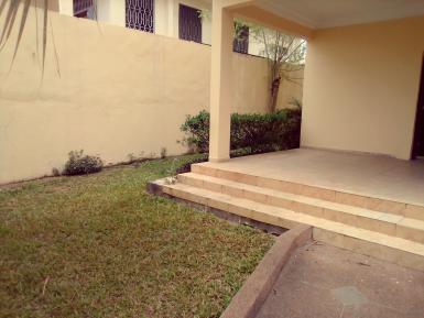 Abidjan immobilier | Maison / Villa à vendre dans la zone de Cocody-2 Plateaux à 250 000 000 FCFA  | Abidjan-Immobilier.net
